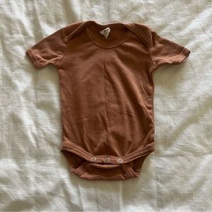 Kate Quinn Short Sleeve Onsie EUC